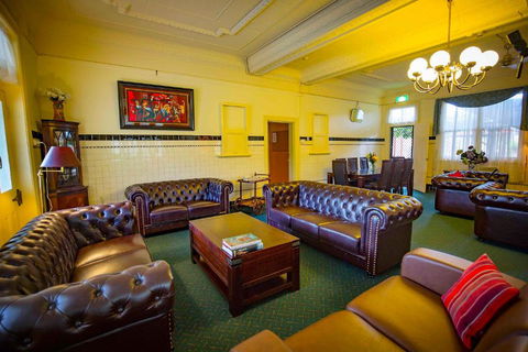 Abernethy House - Hotel Gold Coast 1