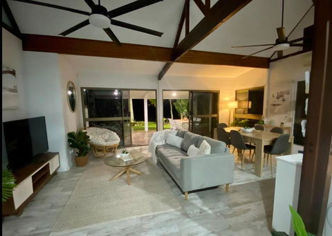 Absolute Beach Front - Hotel Gold Coast 2