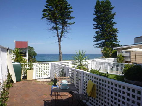 Absolute Beachfront 2BR Pet-Friendly Terrace - The Coachhouse - Hotel Gold Coast 1