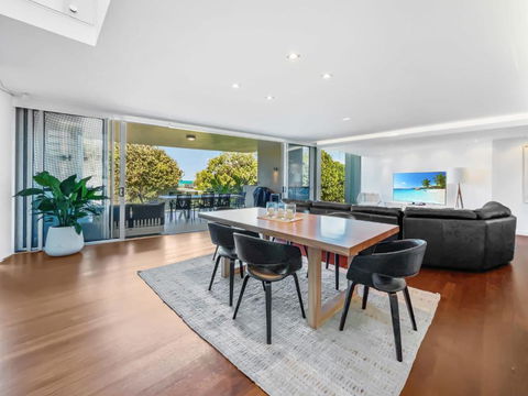 Absolute Beachfront Beach House With Amazing Views - Hotel Gold Coast 2