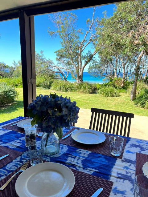 Absolute Beachfront Mollymook - Hotel Gold Coast 3