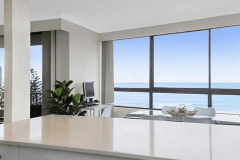 Absolute Beachfront Royal Palms - Hotel Gold Coast 3