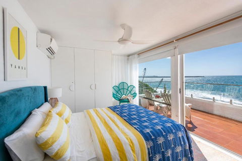 Absolute Oceanfront Yamba - Oceanstays - Hotel Gold Coast 4