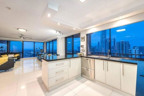 ABSOLUTE Riverfront 2br Apt, Views From Every Room - Hotel Gold Coast 4