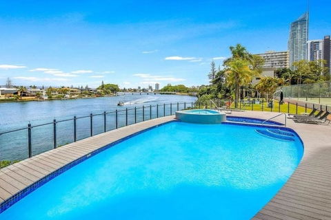 ABSOLUTE Riverfront 2br Apt, Views From Every Room - Hotel Gold Coast 0