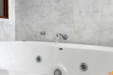 Absolute Superb Location Ocean Views Beachfront - Hotel Gold Coast 3