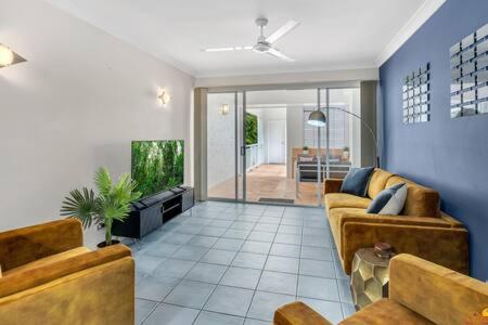 Absolute Superb Location Ocean Views Beachfront - Hotel Gold Coast 4