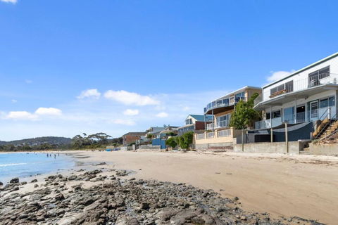 Absolute Waterfront Only 15 Minutes From Hobart - Hotel Gold Coast 0