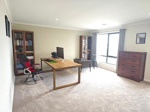 Absolutely Stunning - Bayside Point Cook 5BR Home - Hotel Gold Coast 4