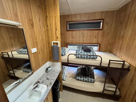 Acacia Caravan Park & Holiday Units - Hotel Gold Coast 3