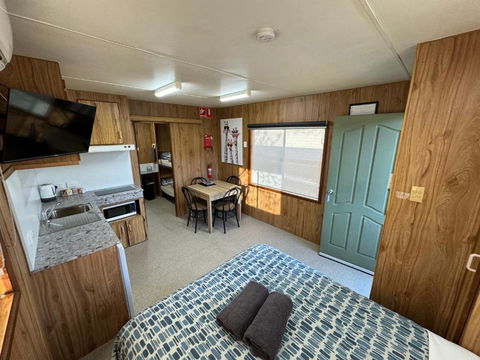 Acacia Caravan Park & Holiday Units - Hotel Gold Coast 1