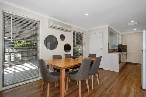 Acaronar- Great Value For Money - Hotel Gold Coast 2