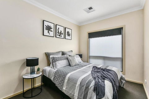 Accommodation On Lansell 1 Being Unit 1 Of 6 Lansell Street - Hotel Gold Coast 3
