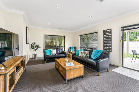 Accommodation On Lansell 1 Being Unit 1 Of 6 Lansell Street - Hotel Gold Coast 2