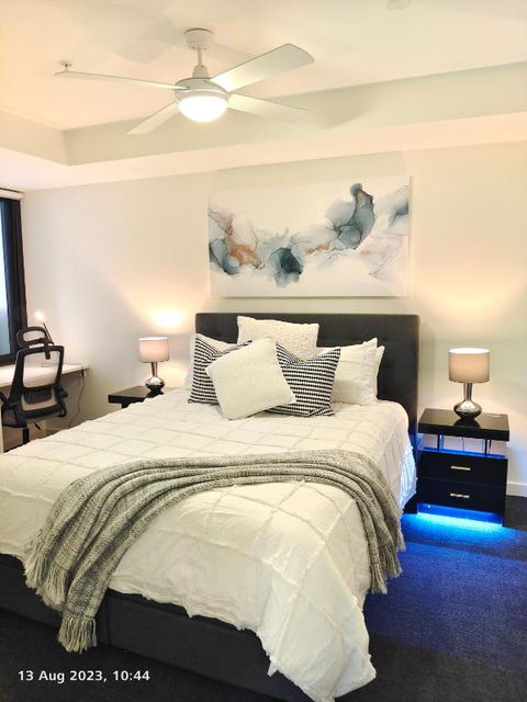 Adelaide City Loft - Hotel Gold Coast 0