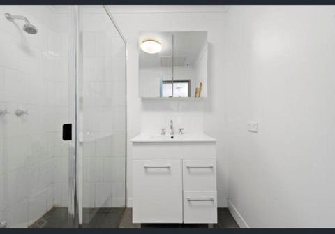 Adelaide City Vibe - Hotel Gold Coast 1