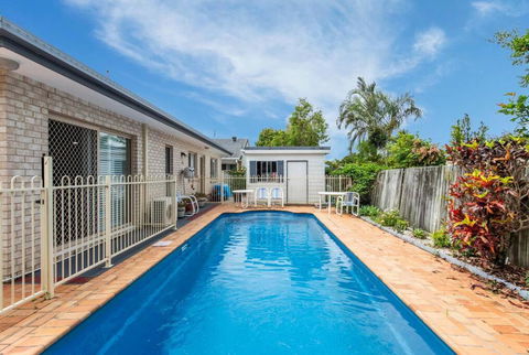Admiralty Shores - LJHooker Yamba - Hotel Gold Coast 3
