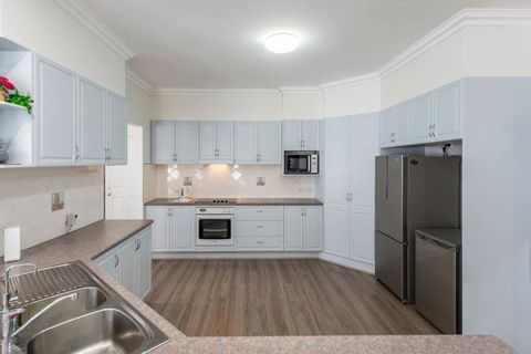 Admiralty Shores - LJHooker Yamba - Hotel Gold Coast 4