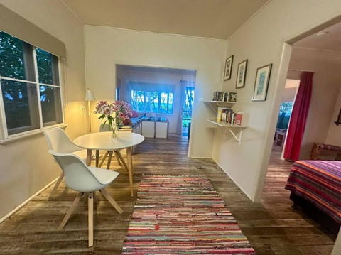 Absolute Beachfront Cottage - Hotel Gold Coast 4