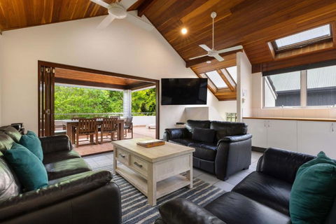 A Perfect Stay - Clarkes Beach Villa - Hotel Gold Coast 3