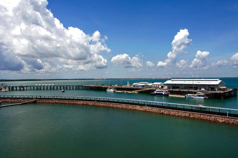 Absolute Waterfront - Tropical Aurora Top Floor Over The Water - Hotel Gold Coast 1