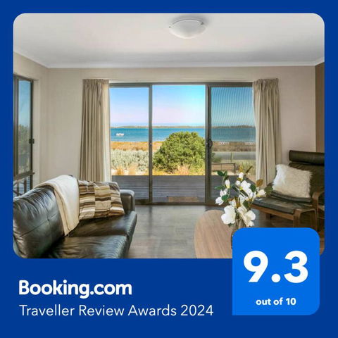 Absolute Waterfront Views And Kayaks - Hotel Gold Coast 1