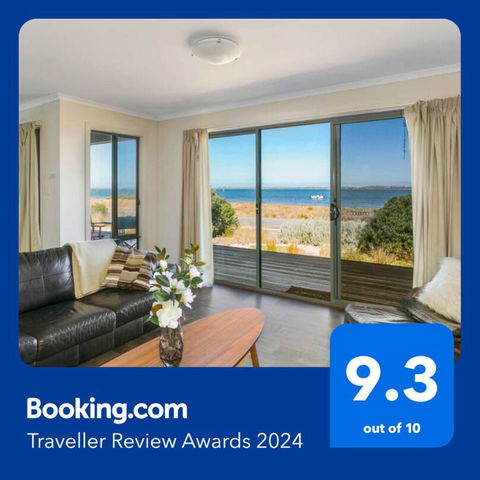 Absolute Waterfront Views And Kayaks - Hotel Gold Coast 2