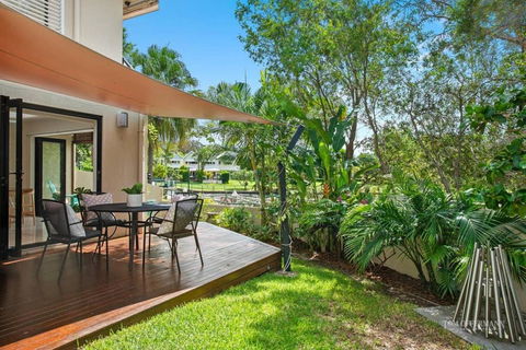 Affordable Luxury By The River - Hotel Gold Coast 0