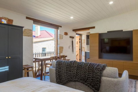 A Romantic Uraidla Studio - Hotel Gold Coast 1