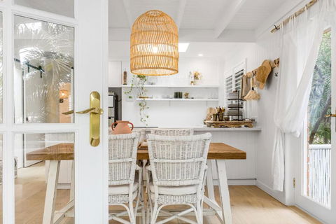 Alabaster Byron - Hotel Gold Coast 1