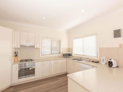 Alaska 8 Poley Cow Lane - Hotel Gold Coast 3