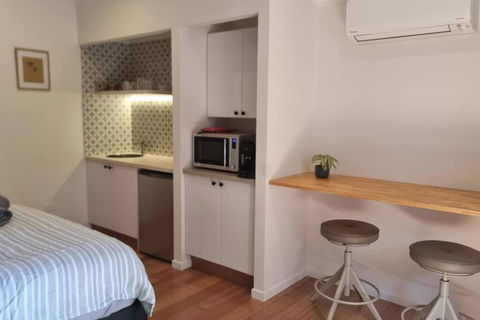 Alcorn Garden Studio Main House Attached-Dog Friendly 2 Mins Walk To Beach - Hotel Gold Coast 2