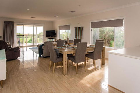 Aldinga Bay Bungalow Ocean View Retreat - Hotel Gold Coast 2