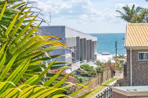 Alex Home With Easy Pathway To The Beach - Hotel Gold Coast 2