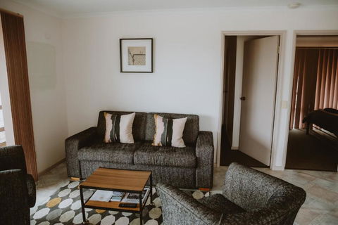 Alkoomi Chalets - Hotel Gold Coast 2