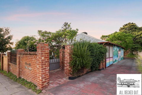 All Decked Out, Fremantle - Hotel Gold Coast 3