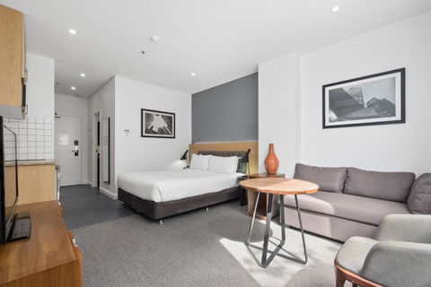 All Suites Perth - Hotel Gold Coast 1