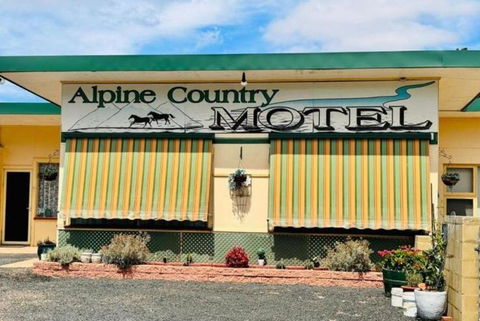 ALPINE COUNTRY MOTEL Plus FREE COFFEE - Hotel Gold Coast 0