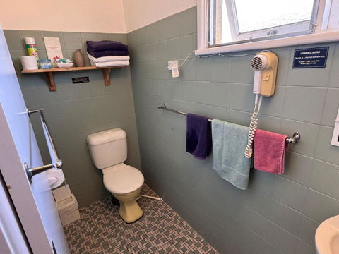 ALPINE COUNTRY MOTEL Plus FREE COFFEE - Hotel Gold Coast 2