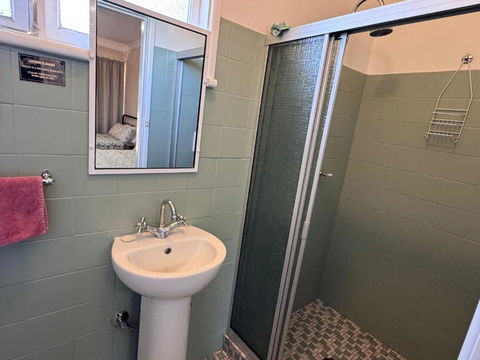 ALPINE COUNTRY MOTEL Plus FREE COFFEE - Hotel Gold Coast 3