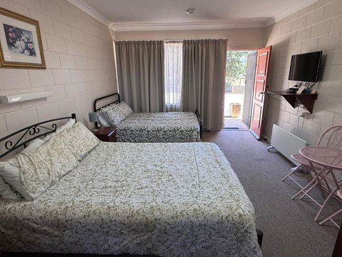 ALPINE COUNTRY MOTEL Plus FREE COFFEE - Hotel Gold Coast 4