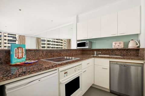 Amazing Sydney Apartment With Pool, Gym And Sauna - Hotel Gold Coast 3