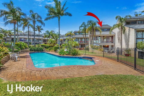 Amazing Waterfront Location - Hotel Gold Coast 0