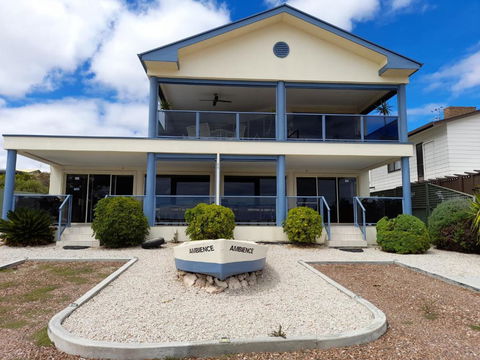 Ambience Apartments Penthouse - Hotel Gold Coast 4