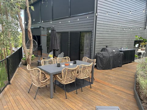 Among The Trees - Hotel Gold Coast 4