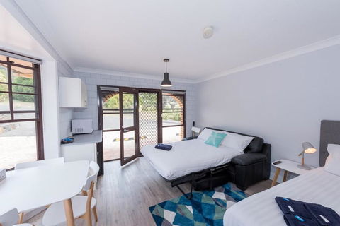 Anchors Away - Hotel Gold Coast 2