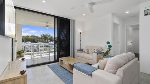 Anchors Away - Waterfront Unit - Hotel Gold Coast 2