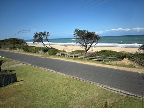 Amani Beach Haus, On The Beach - Hotel Gold Coast 1