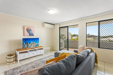 Albion Convenient Hideaway With Parking & Balcony - Hotel Gold Coast 0