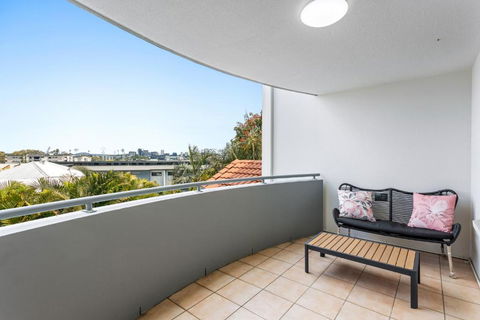Albion Convenient Hideaway With Parking & Balcony - Hotel Gold Coast 4